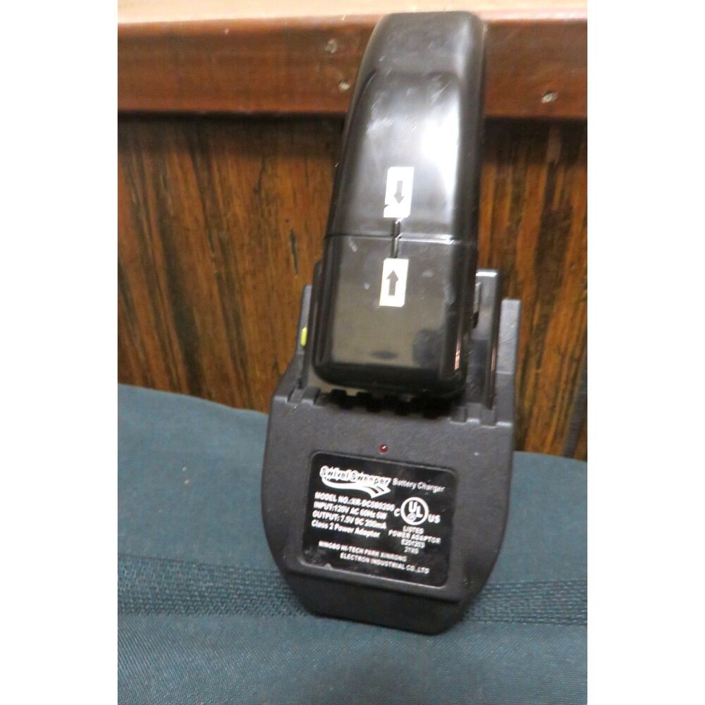 SWIVEL SWEEPER BATTERY & WALL ADAPTER CHARGER XR-DC080200  7.5  DC BLACK